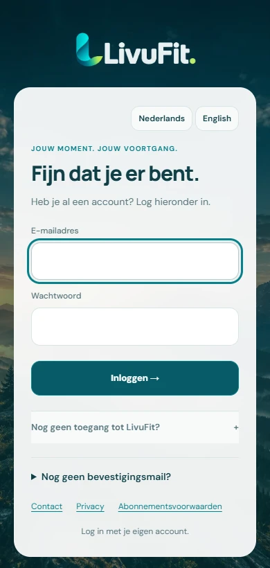 Het LivuFit-inlogscherm met e-mailadres en wachtwoord.
